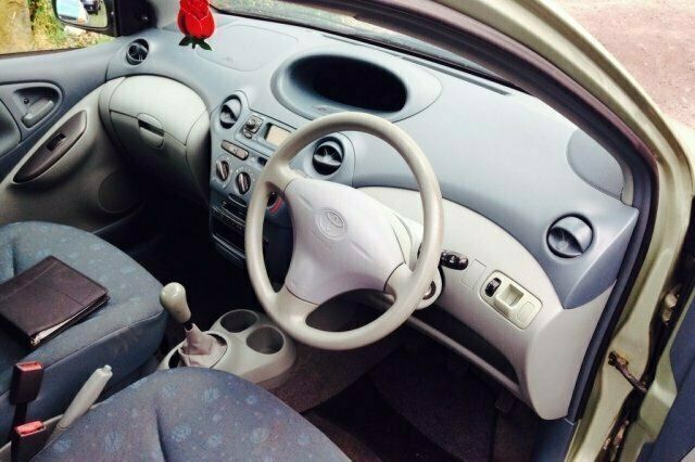 Used Toyota Yaris 2002 Hatchback