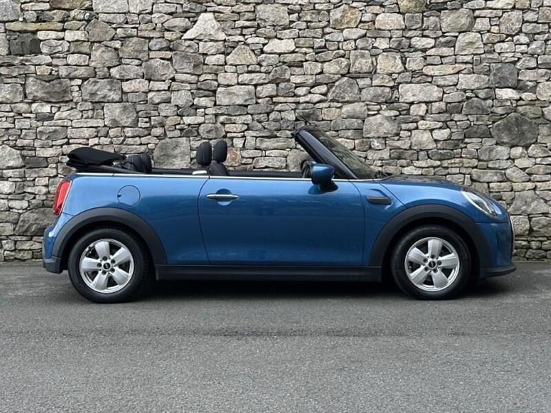 Used Mini Cooper Classic 134 HP (98 kW) 2021 Blue Hatchback