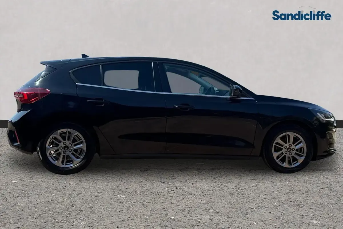 Used Ford Focus Titanium 125 HP (91 kW) 2023 Black Hatchback