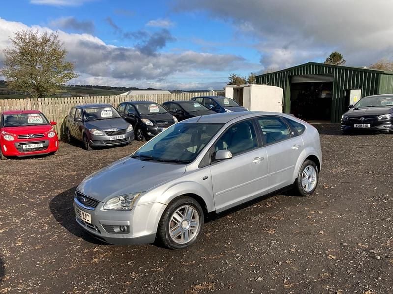 Silver Used 2006 Ford Focus Ghia Hatchback | £2,295 (Fair price) - Image 1/4