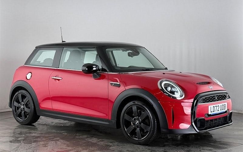 Used Mini Cooper S Classic 178 HP (130 kW) 2022 Red Hatchback