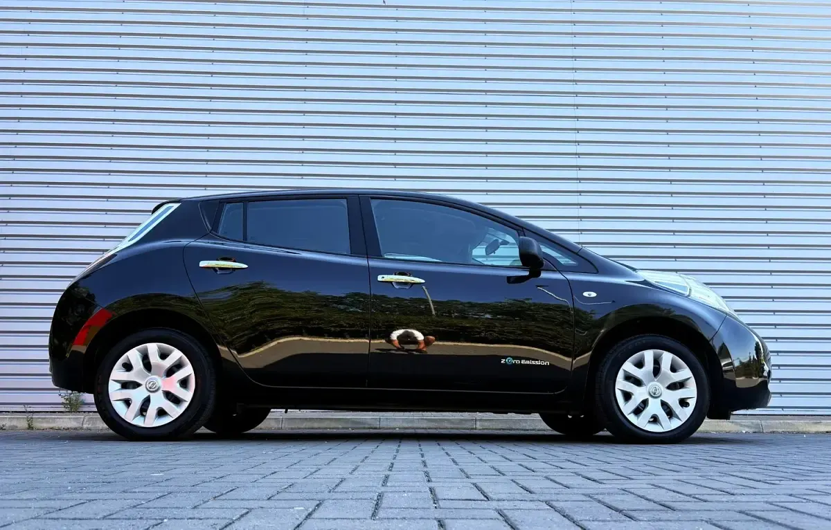 Used Nissan Leaf Visia 80 kW (109 HP) 2016 Black Hatchback
