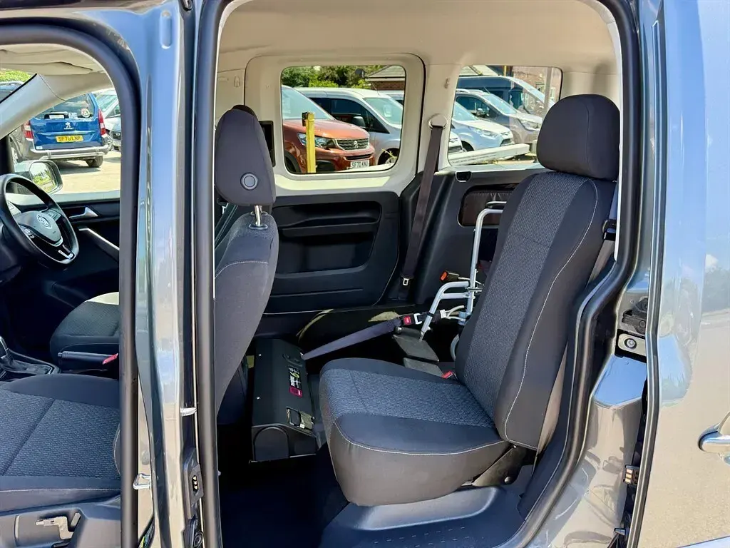 Used VW Caddy Life 102 HP (75 kW) 2019 Grey MPV