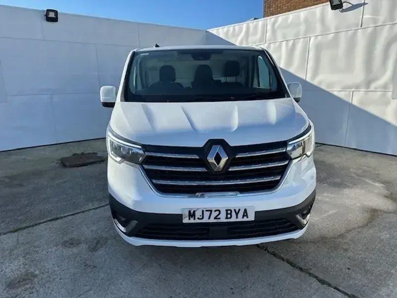 Begagnad Renault Trafic 130 HK (95 kW) 2022 Vit