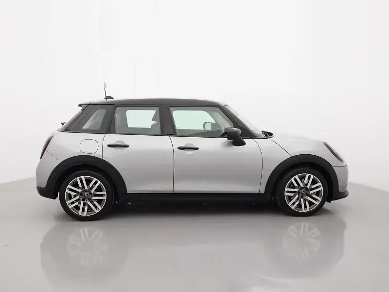 Gebraucht Mini Cooper Hatch 154 PS (113 kW) 2024 Silber Kleinwagen