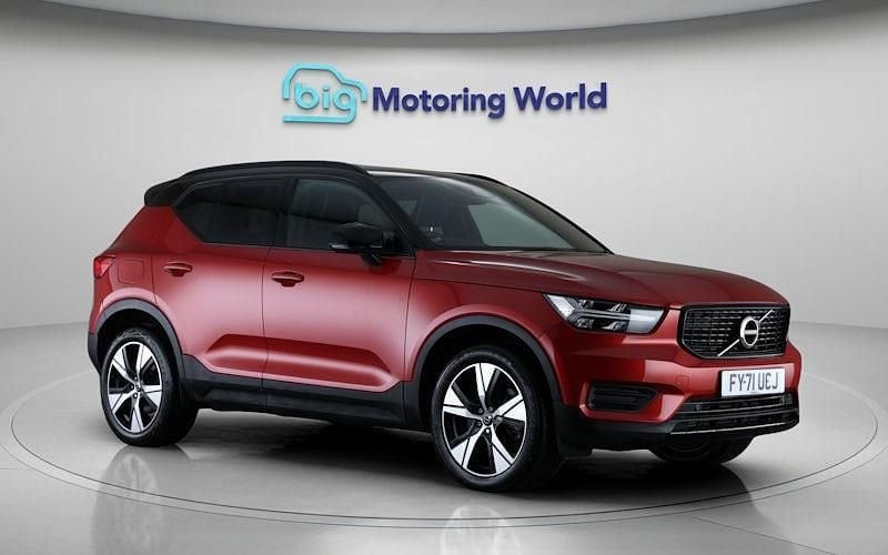 Red Used 2021 Volvo XC40 R-Design SUV | £19,300 (Fair price) - Image 1/4