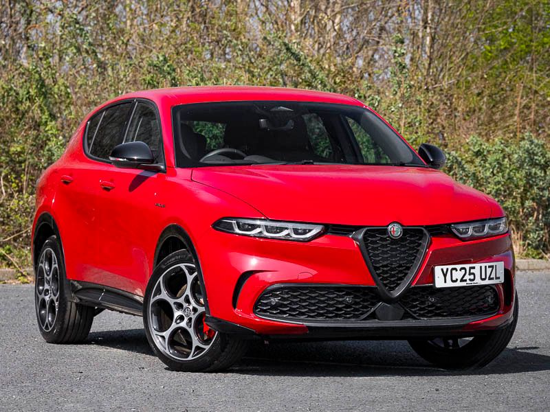 Solid alfa red New 2025 Alfa Romeo Tonale Veloce SUV | £31,998 (Fair price) - Image 1/4
