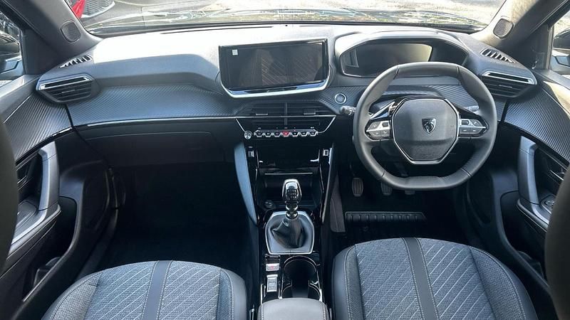 Uusi Peugeot 2008 Allure 99 HP (72 kW) 2026 Musta Katumaasturi