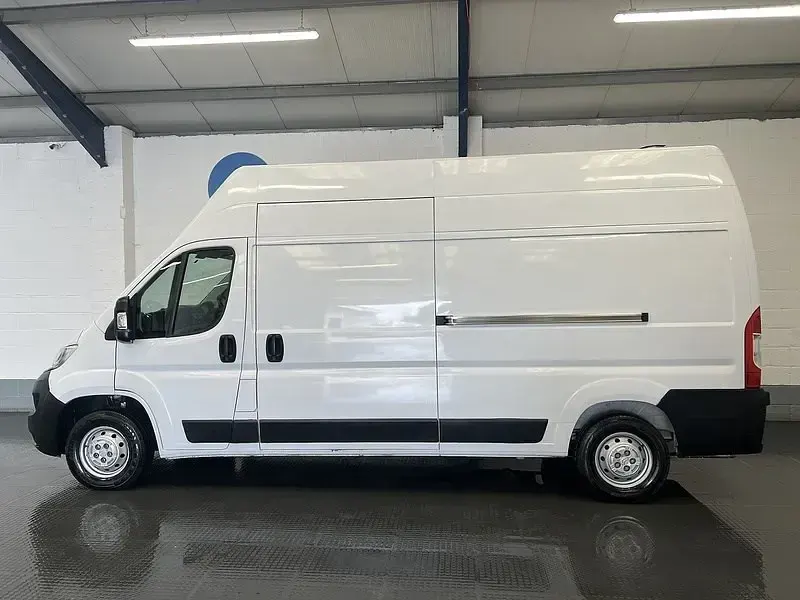 Begagnad Citroën Relay 140 HK (102 kW) 2021 Vit Van