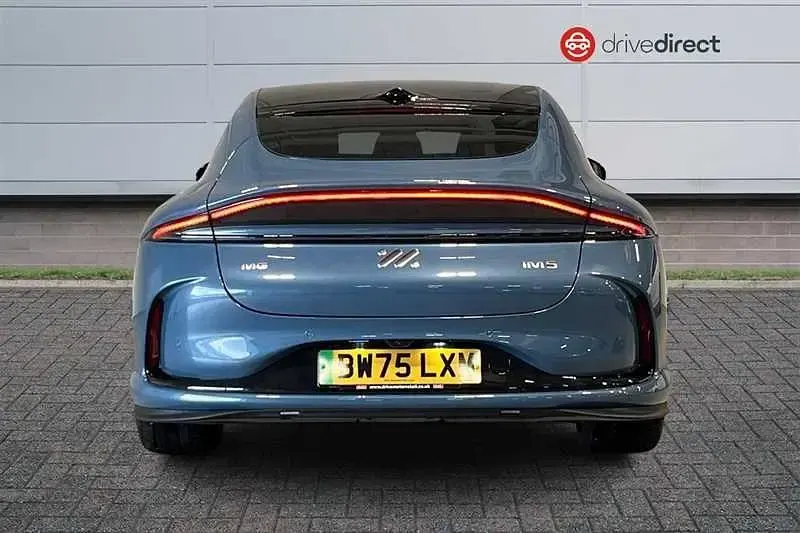 Usado MG IM5 300 kW (408 HP) 2026 Azul Citadino