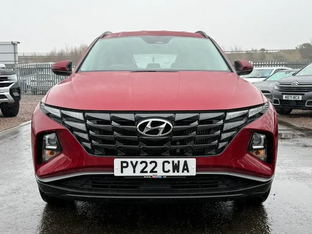 Używany Hyundai Tucson SE 150 KM (110 kW) 2022 Czerwony SUV