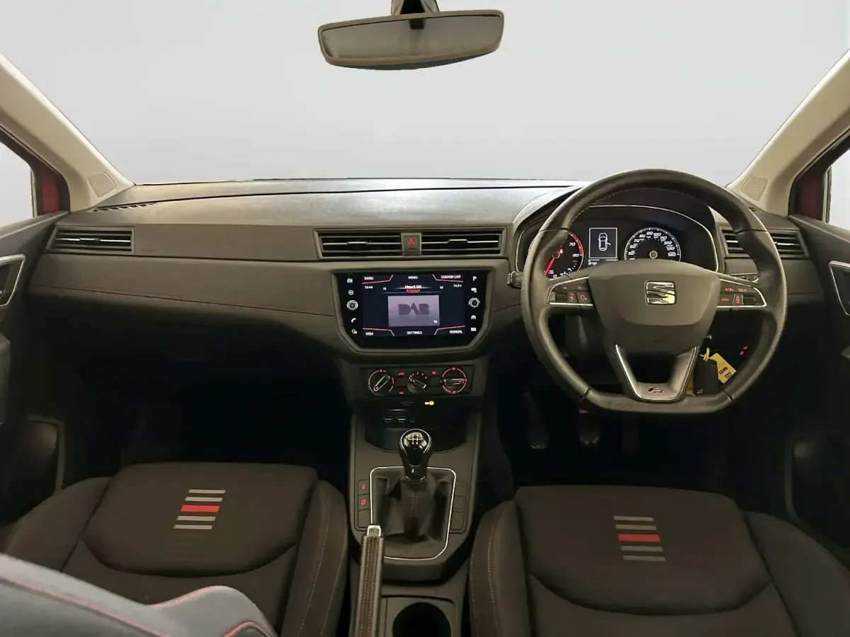 Usado Seat Ibiza FR 80 CV (58 kW) 2019 Naranja Utilitario