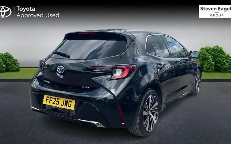 Second-hand Toyota Corolla Design 140 CP (102 kW) 2026 Hatchback