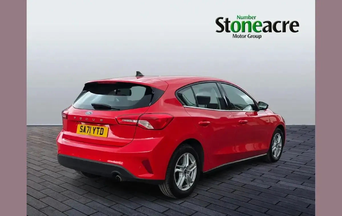 Used Ford Focus Zetec 117 HP (86 kW) 2021 Red Hatchback