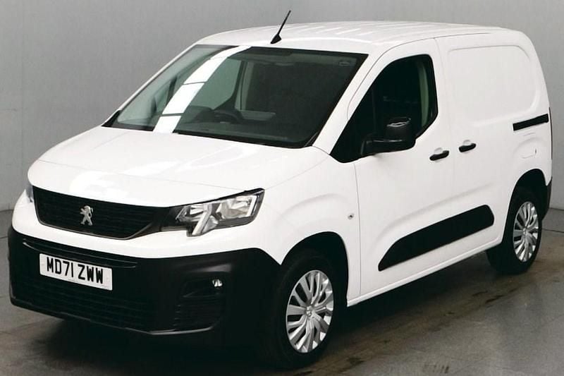 Used Peugeot Partner Premium 100 HP (73 kW) 2022 White MPV