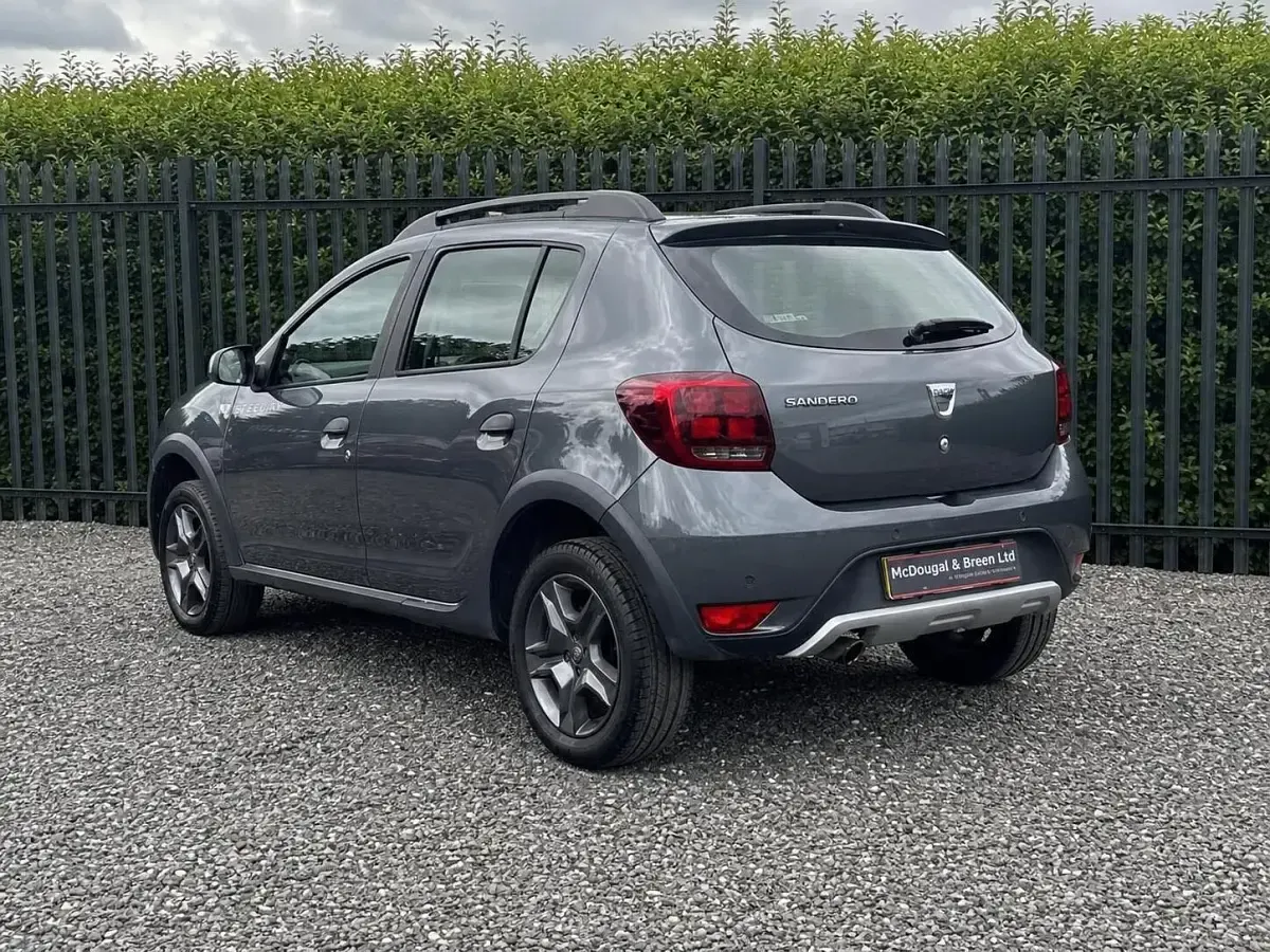 Used Dacia Sandero Stepway 90 HP (66 kW) 2017 Grey Hatchback