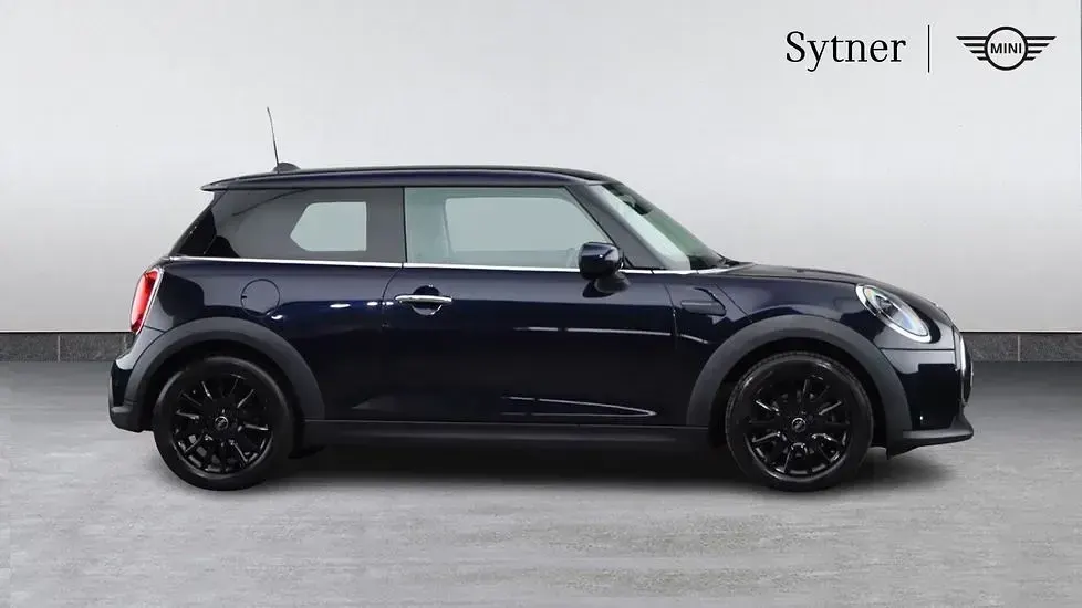 Used Mini Cooper Classic 134 HP (98 kW) 2022 Black Hatchback