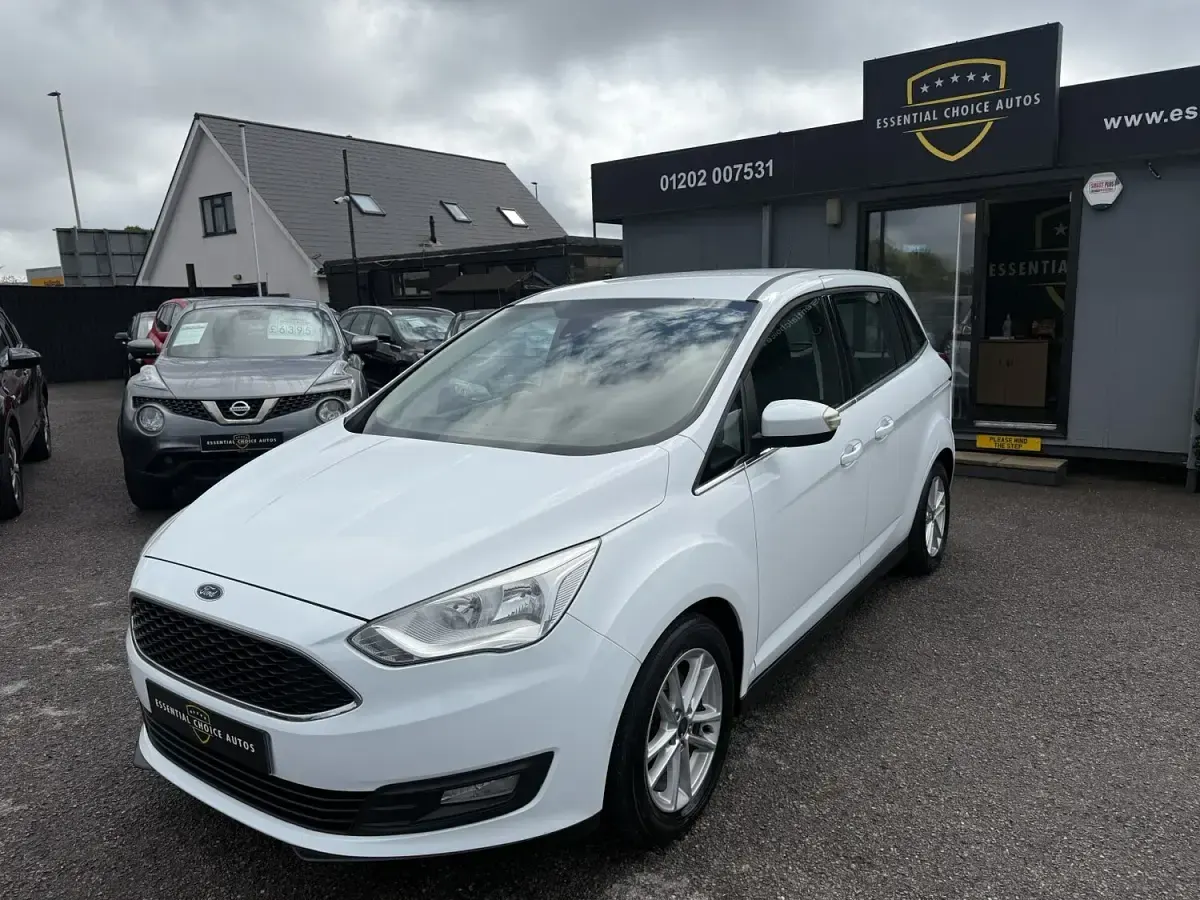 Used Ford Grand C-Max Zetec 120 HP (88 kW) 2015 White MPV