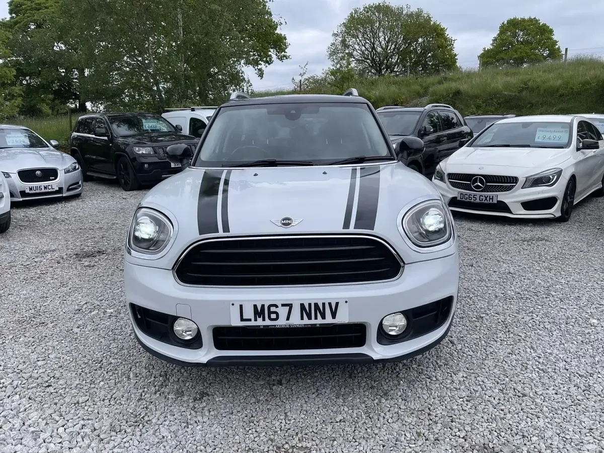 Used Mini Cooper D 150 HP (110 kW) 2017 White Hatchback