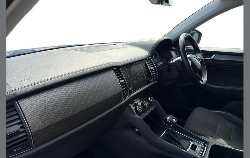 Used Skoda Kodiaq SE L 150 HP (110 kW) 2021 Race blue metallic SUV