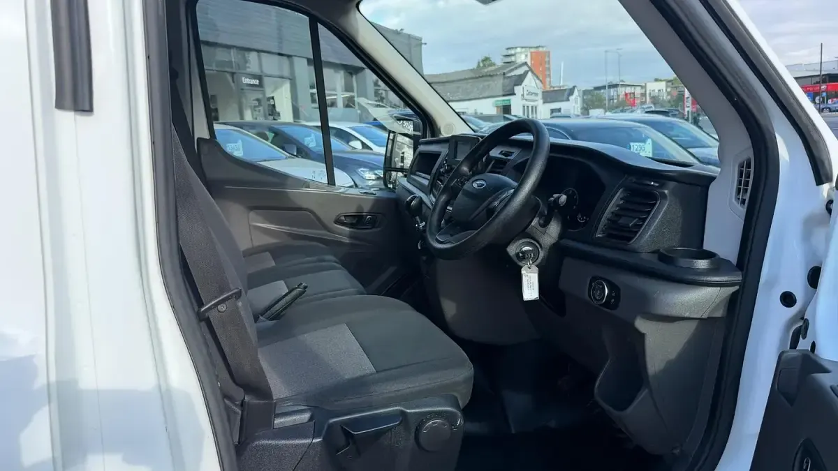 Used Ford Transit S 130 HP (95 kW) 2023 White Van