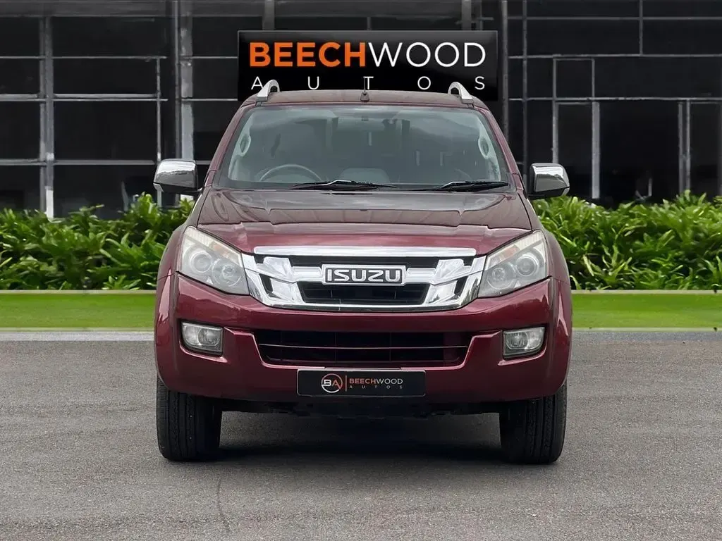 Used Isuzu Pick up 161 HP (118 kW) 2014 Red Pickup