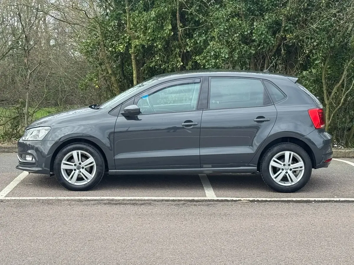 Used VW Polo Edition 90 HP (66 kW) 2017 Grey Hatchback