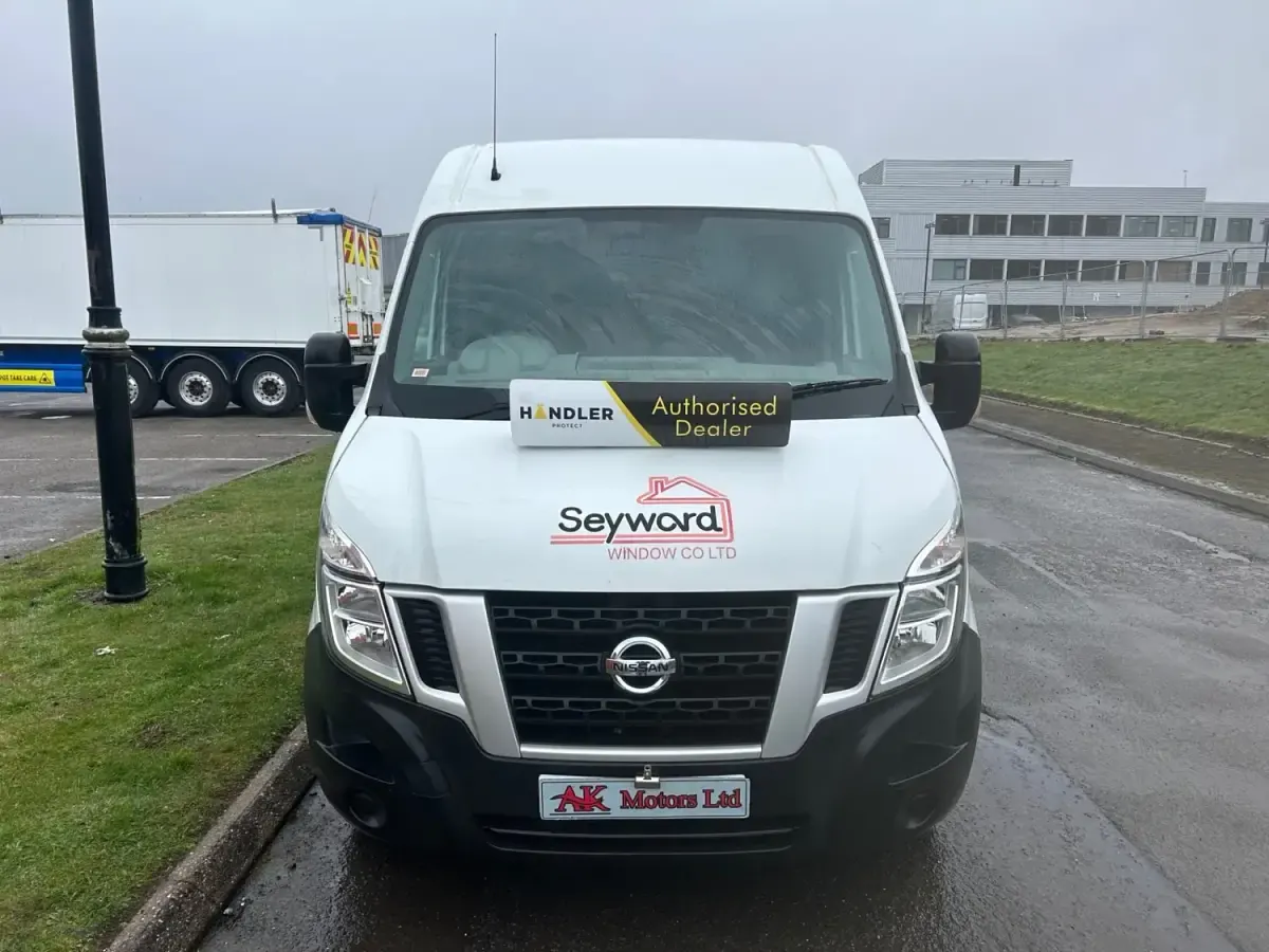 Usado Nissan NV400 110 HP (80 kW) 2017 Branco Van