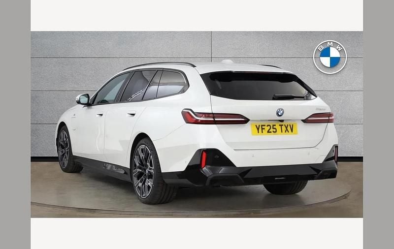 Used BMW 530e M Sport 299 HP (219 kW) 2025 White Estate