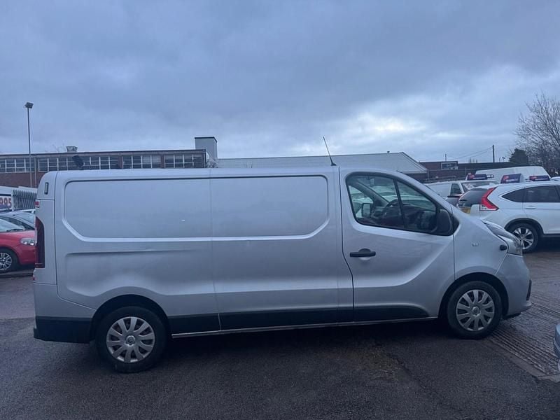 Used Renault Trafic Business 2019 Silver MPV
