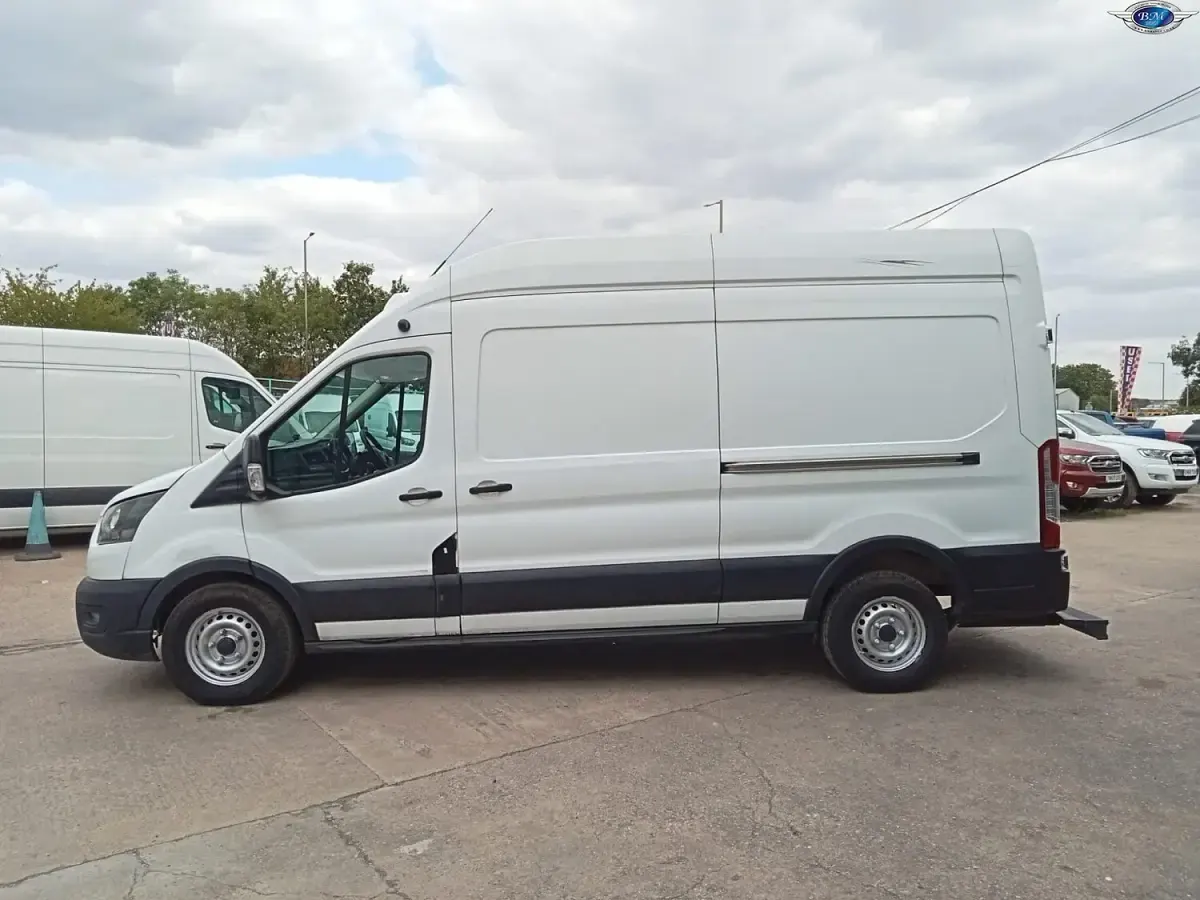 Used Ford Transit 130 HP (95 kW) 2022 White Van