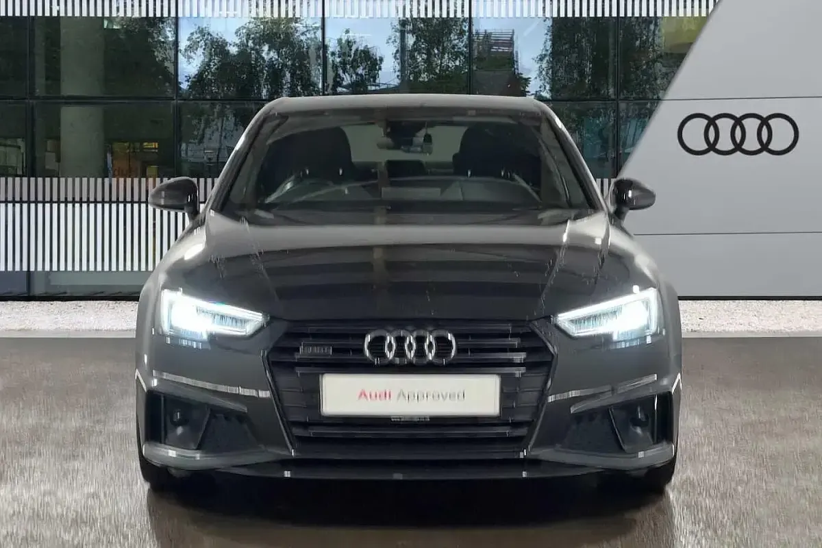 Used Audi A4 Black Edition 190 HP (139 kW) 2019 Manhattan grey metallic Sedan