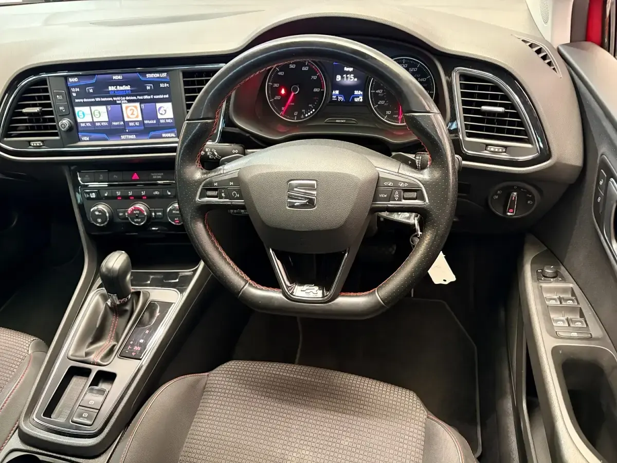 Used Seat Leon FR 190 HP (139 kW) 2019 Red Estate