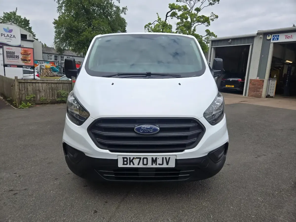 Used Ford Transit Custom 105 HP (77 kW) 2020 White Van