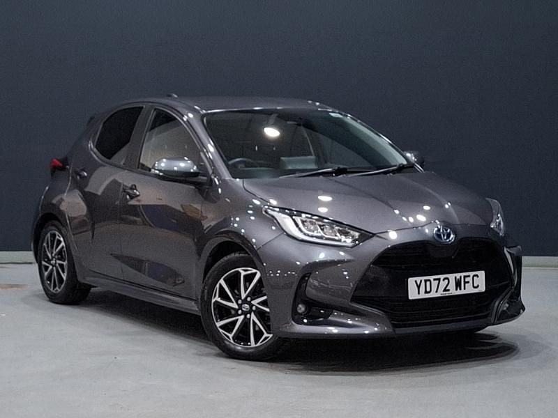 Used Toyota Yaris Hybrid Design 116 HP (85 kW) 2022 Grey Hatchback