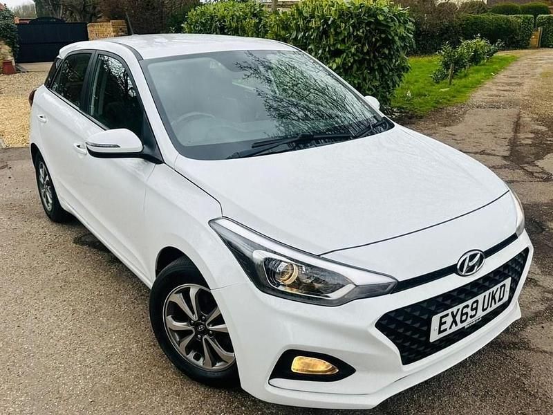 Usado Hyundai i20 Edition 84 CV (61 kW) 2019 Blanco Utilitario