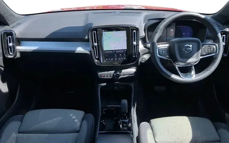 Used Volvo XC40 Plus 163 HP (119 kW) 2026 SUV