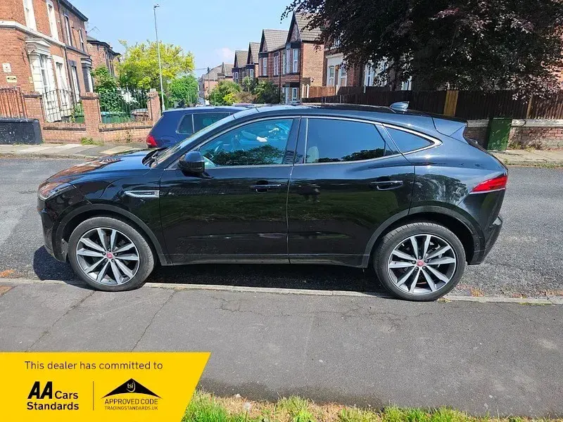 Begagnad Jaguar E-Pace R-Dynamic 2018 Svart SUV