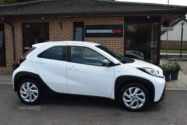 Used Toyota Aygo X PURE 72 HP (52 kW) 2023 SUV