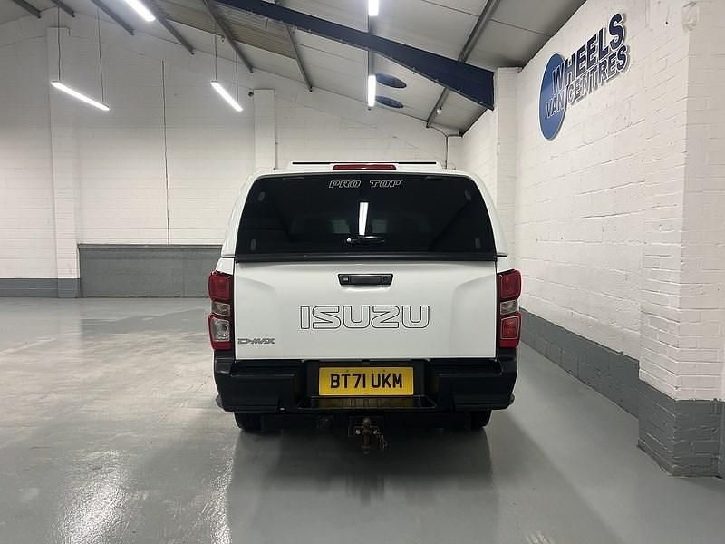 Used Isuzu Pick up 164 HP (120 kW) 2021 White Pickup