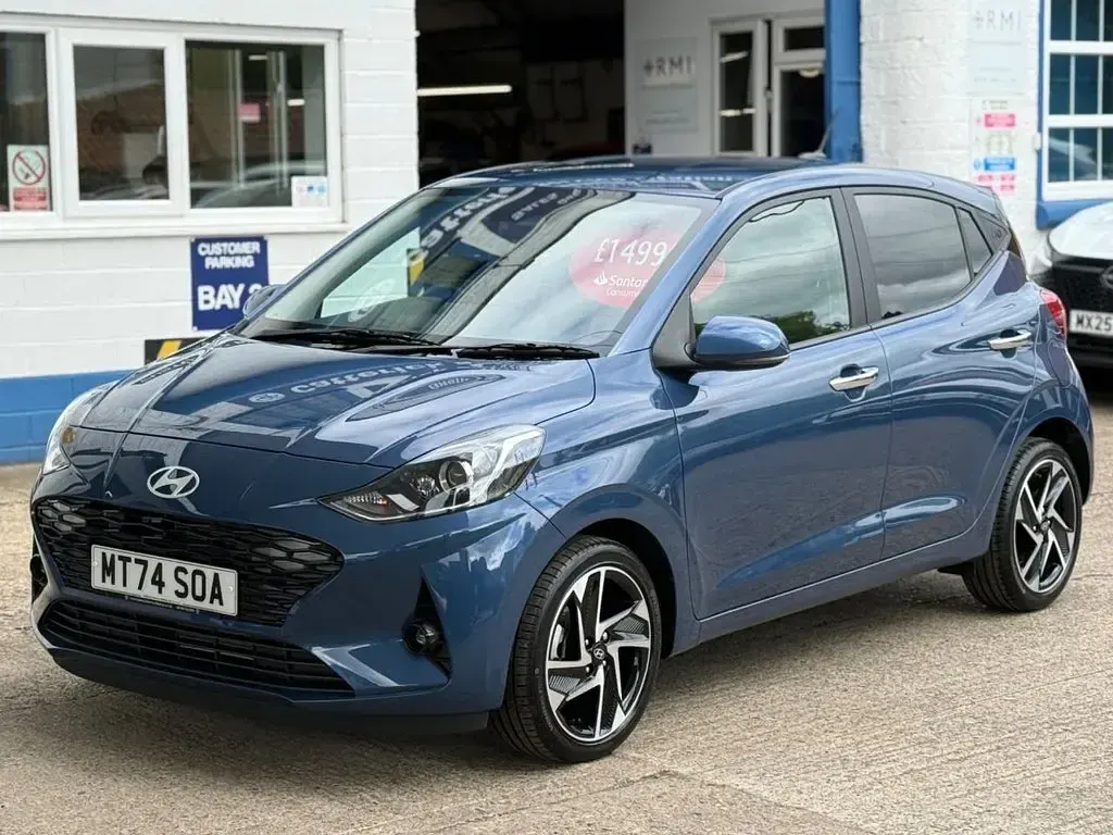 Used Hyundai i10 Premium 63 HP (46 kW) 2024 Hatchback