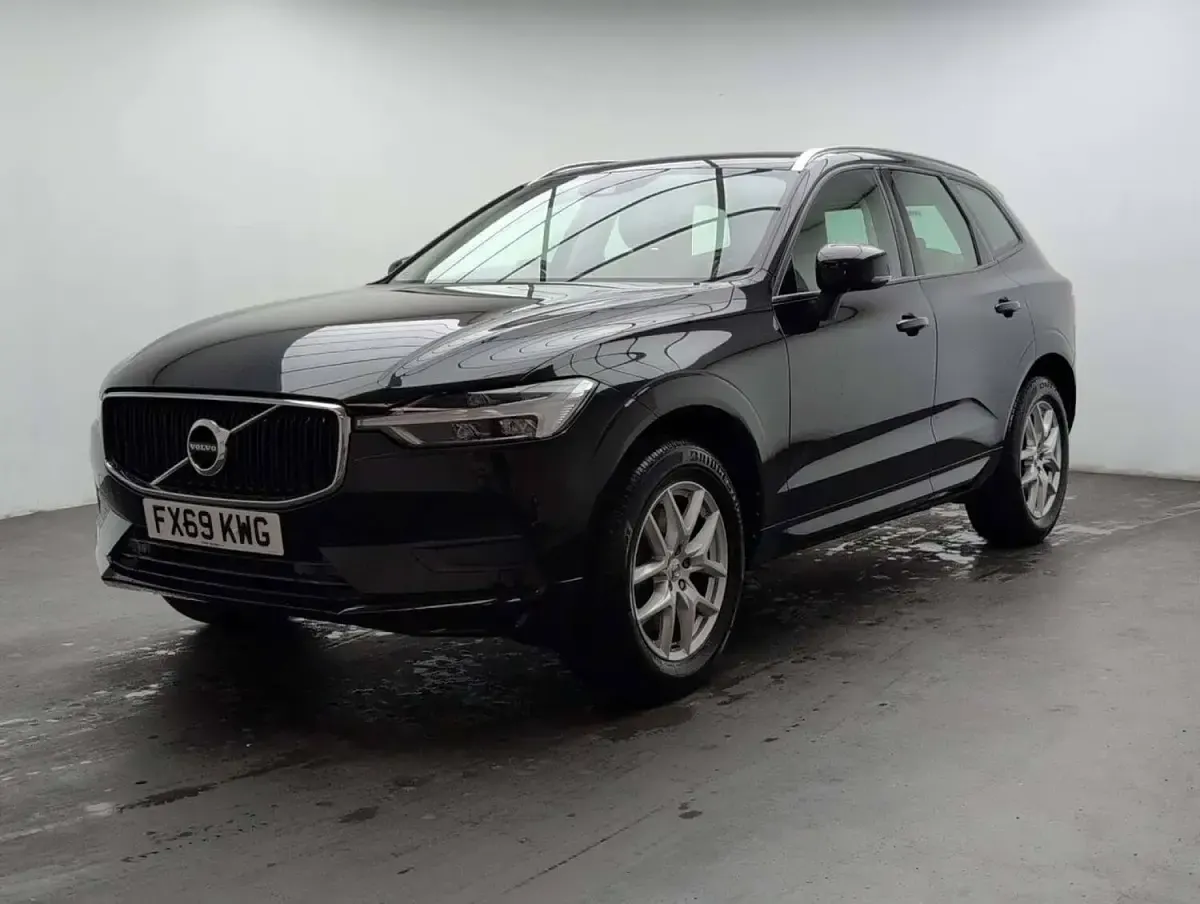 Used Volvo XC60 Momentum 2019 Black SUV