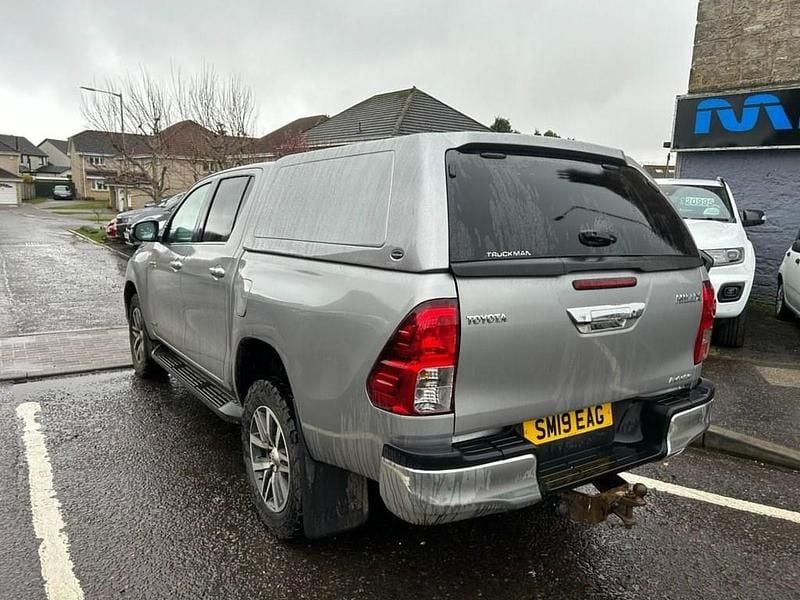 Used Toyota HiLux 150 HP (110 kW) 2019 Silver Pickup