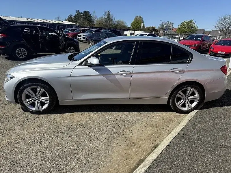 Begagnad BMW 320 Sport Line 190 HK (139 kW) 2018 Silver Sedan