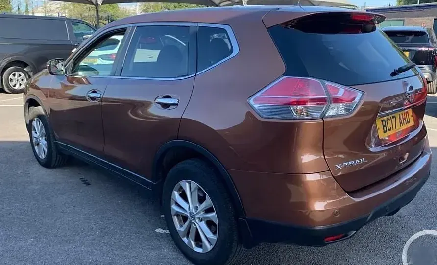 Used Nissan X-Trail Acenta 160 HP (117 kW) 2017 Orange SUV