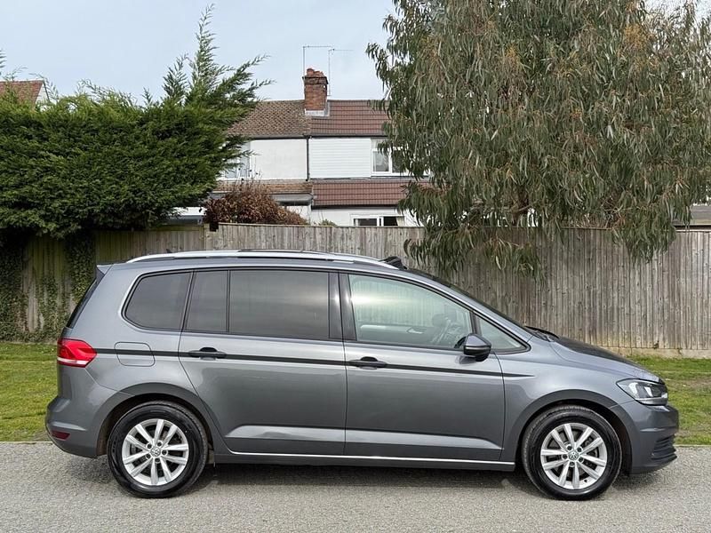 Used VW Touran Family 115 HP (84 kW) 2017 Grey MPV