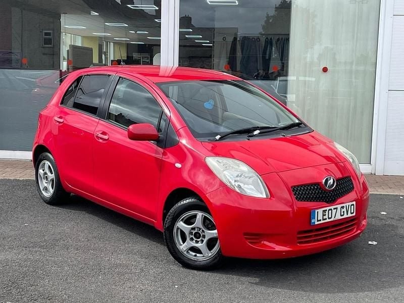 Red Used 2015 Toyota Yaris | £2,950 (Super price) - Image 1/4