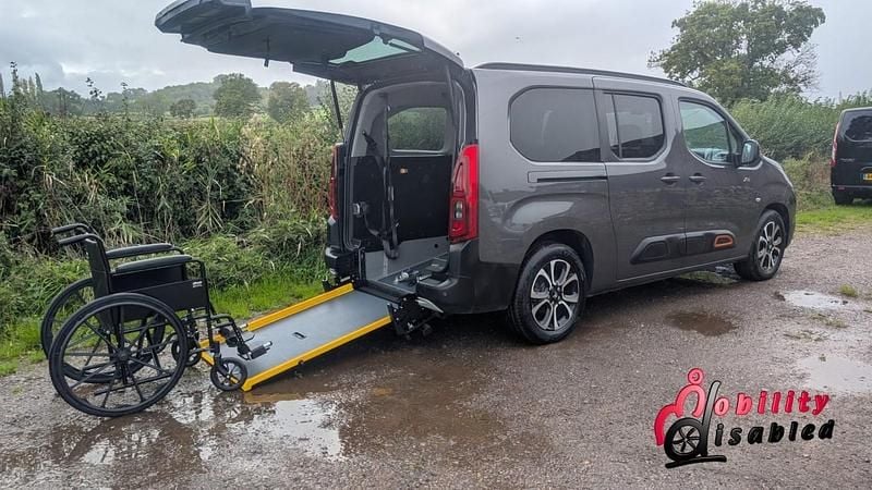 Used Citroën e-Berlingo XTR 100 kW (136 HP) 2024 Grey MPV