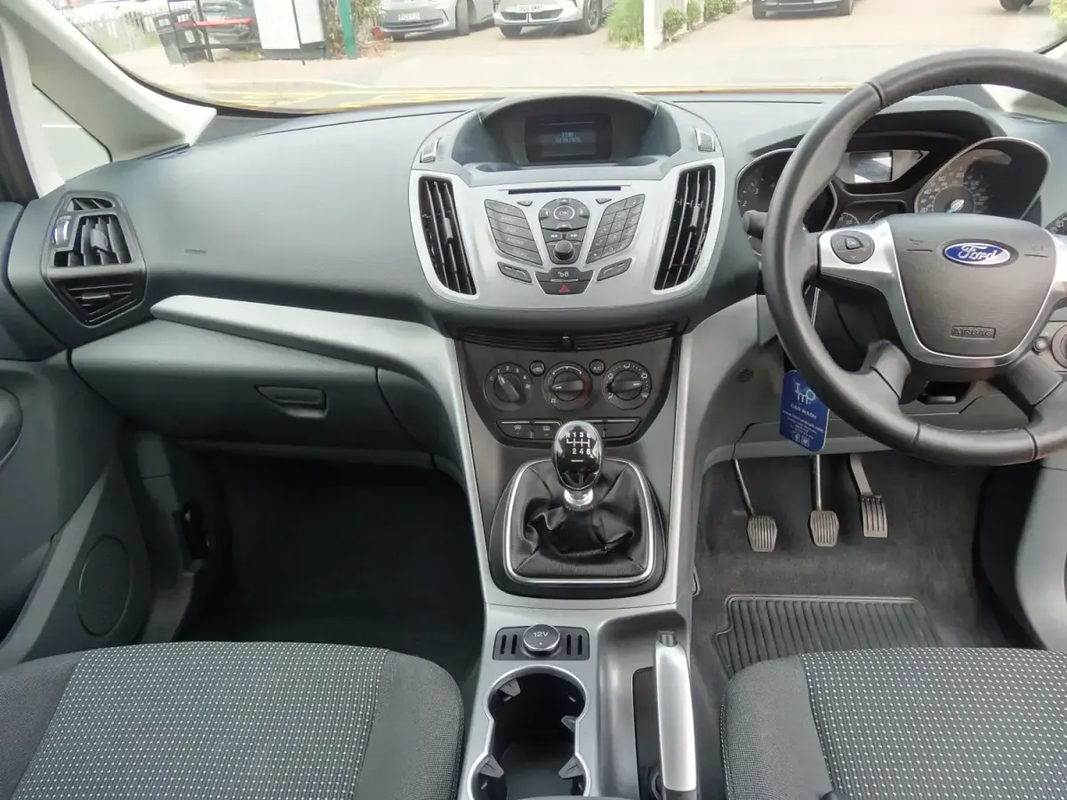 Usado Ford Grand C-Max Zetec 125 HP (91 kW) 2014 Vermelho Monovolume