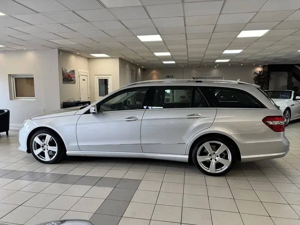 Used Mercedes E220 Avantgarde 2013 Silver Estate